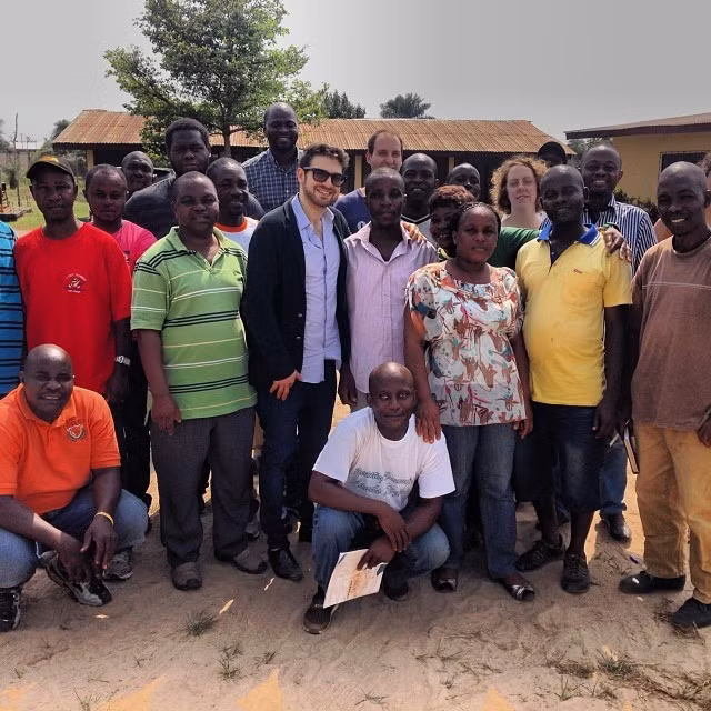 Ngoài ra, năm 2012, anh thành lập quỹ từ thiện mang tên mình - Alexander Soros Foundation (ASF). Đây là tổ chức bảo vệ quyền công dân, công bằng xã hội và giáo dục tại Mỹ, cũng như trên thế giới. Hiện ASF quyên góp được khoảng 10 triệu USD.