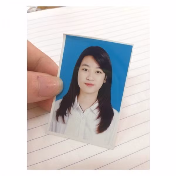 Sau đăng quang, vẻ đẹp tự nhiên của tân hoa hậu càng thu hút hơn ánh nhìn từ mọi phía.