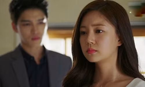 Người yêu lên giường với sếp trả ơn tôi cho tiền cô ấy đi thẩm mỹ Nguoi yeu len giuong voi sep tra on toi cho tien co ay di tham my