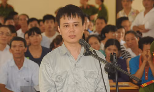 Y an chung than voi ke lua dao 50kg vang