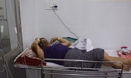 Qua khu yeu mu quang cua thieu phu bi tinh cu thue nguoi tat axit