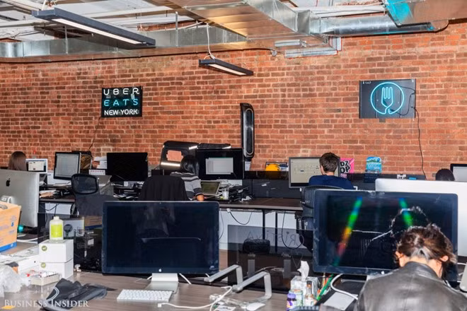 Bố cục văn phòng Uber thể hiện văn hóa không phân cấp tại đây.