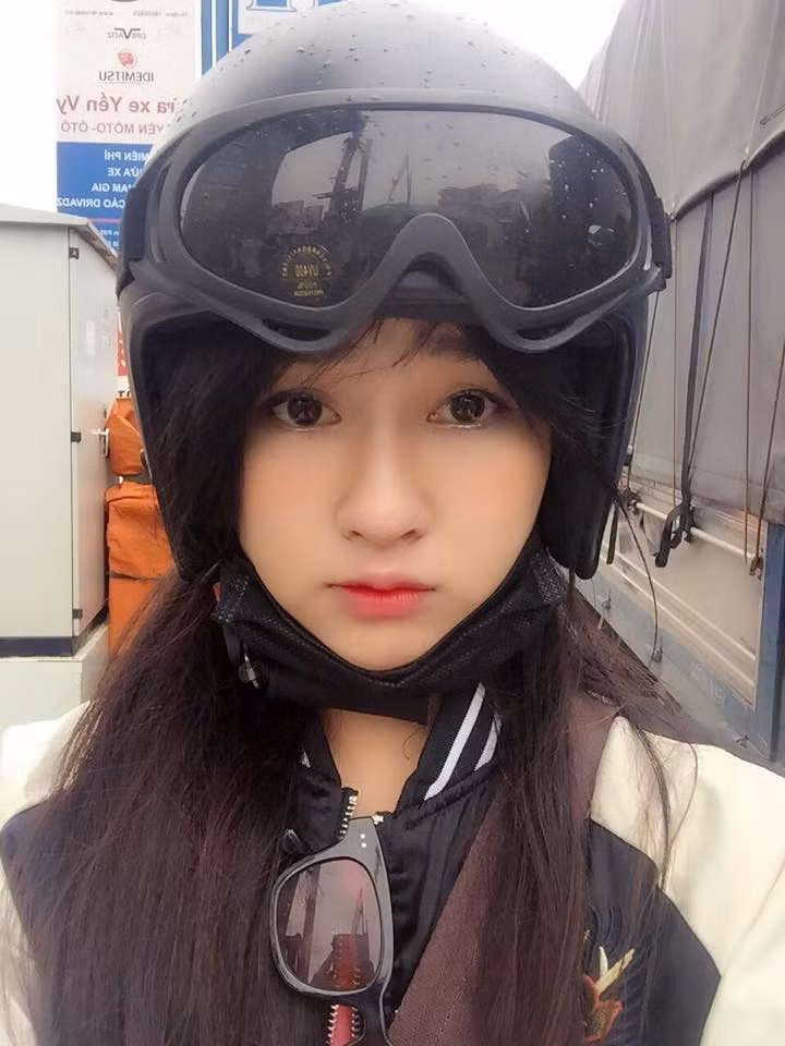 Chia sẻ với chúng tôi về phương châm sống, Bảo My cho hay: “Hãy để mỗi ngày của chúng ta trôi qua có ý nghĩa hơn khi xem công việc của mình như một cuộc phiêu lưu. Bạn hãy dốc hết sức trẻ để khám phá những điều hay, thỏa sức sáng tạo những điều mới. Tôi tin chắc rằng trong chuyến phiêu lưu ấy luôn chứa đựng đầy bất ngờ và thú vị”.