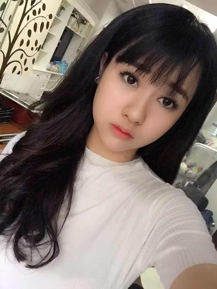 Gần đây, cô nàng tham gia bộ phim ngắn bộ phim Học đường nổi loạn, được nhiều khán giả yêu mến nhờ vẻ ngoài xinh xắn và đáng yêu.