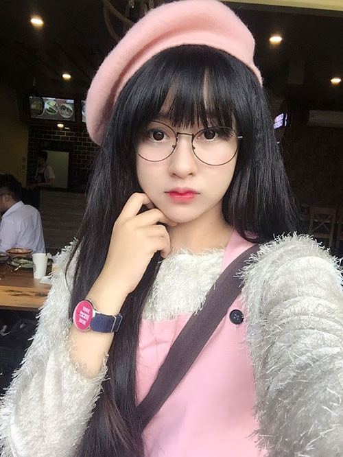 Tuy nhiên việc Bảo My chọn theo con đường nghệ thuật lại không được ba mẹ cô ủng hộ. "Bố mẹ muốn tôi đi theo ngành dược theo truyền thống gia đình".