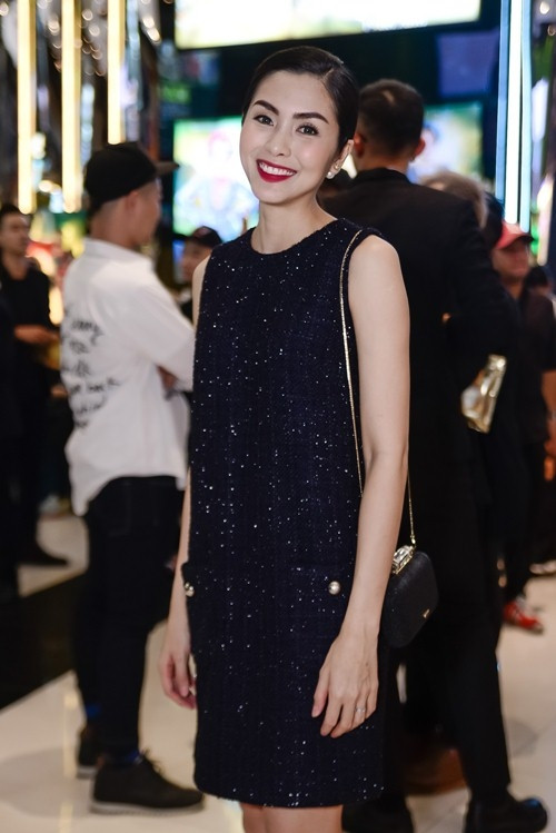 Trong những bức ảnh đăng tải trên trang cá nhân, "cô Trúc" cũng thường lấy tay che vòng hai, mặc trang phục rộng và đi giày đế thấp. Vốn đã rời xa showbiz nên Tăng Thanh Hà vẫn luôn giữ kín mọi thông tin về đời tư, cô im lặng trước thông tin mang bầu lần 2. Tuy nhiên, theo một nguồn tin, mỹ nhân họ Tăng đang mang bầu lần thứ 2 ở giai đoạn giữa của thai kỳ. Người này còn tiết lộ thêm là Tăng Thanh Hà rất vui mừng vì bé thứ 2 là một bé gái.