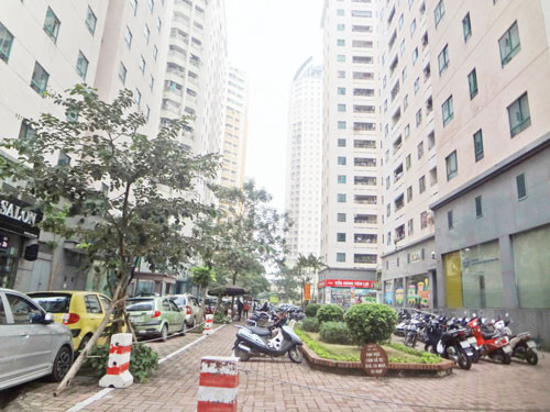 Nhà cao tầng mọc lên san sát tại khu Trung Hòa, Nhân Chính. (Ảnh: T.HIỀN)