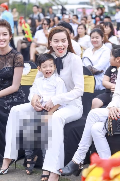 Cùng sở hữu nụ cười thả phanh hết cỡ.