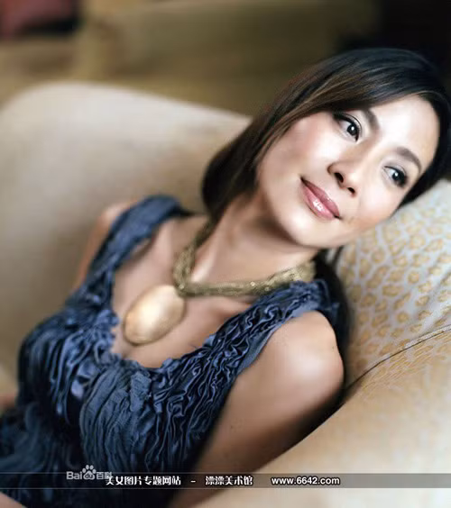 Ở tuổi 53, Dương Tử Quỳnh vẫn khiến các đàn em phải ngưỡng mộ khi vẫn xuất hiện trong Ngọa hổ tàng long 2 với các màn võ thuật đẹp mắt.