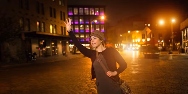 Bi kip giup con gai di taxi dem mot minh an toan