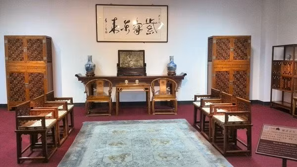 Cận cảnh nội thất thư phòng thời Minh.