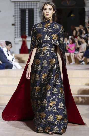 Hoang Thuy Linh bi to mac vay nhai e-kip noi gi-Hinh-2