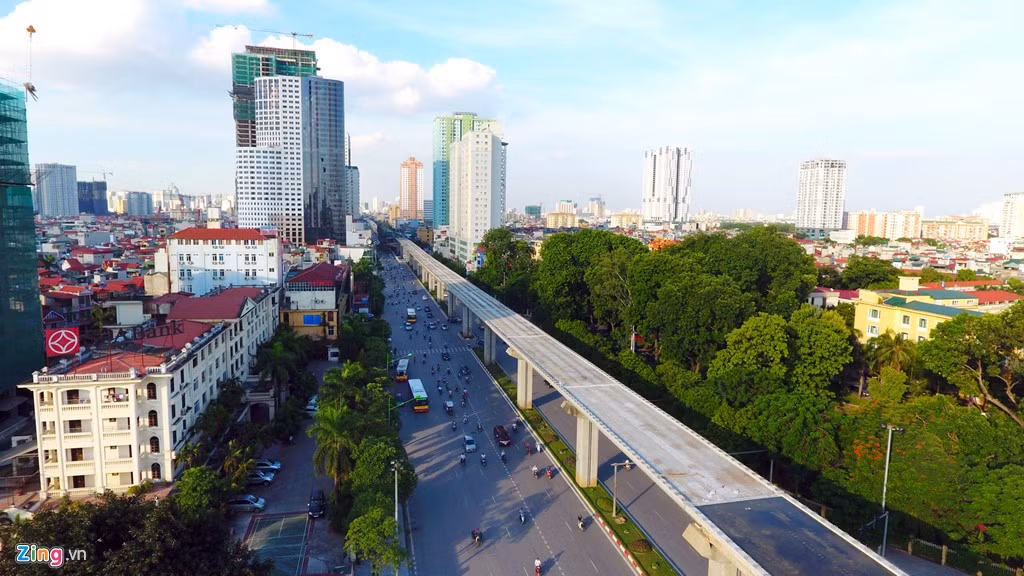 Đoạn qua khách sạn Sông Nhuệ.