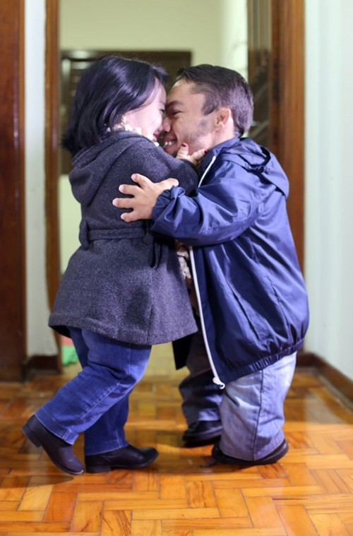 Katyucia đã không thể tin nổi và liên tục hỏi người yêu khi nhận được lời cầu hôn bất ngờ: “Anh có nói thật không? Anh có sao không? Anh có bị sốt không?”.