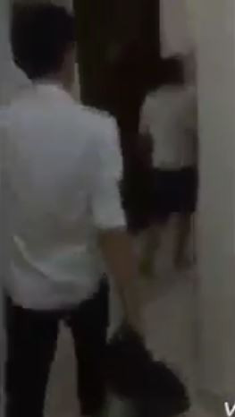 Di danh ghen ban gai trong nha nghi va su that bat ngo-Hinh-2