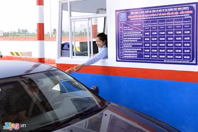 Quy định thu và quản lý phí đường bộ tại một số trạm thu phí, có hiệu lực từ 3/9. Ảnh: Tuấn Thắng