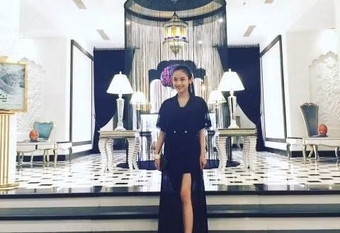 Có thể gọi chuyện với Phan Thành như một món quà dành cho cô gái này..