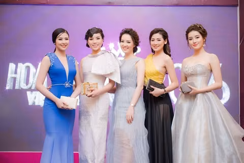 Thành tích nổi bật sau khi đăng quang: Trong hai năm đăng quang ngôi vị Hoa hậu, Kỳ Duyên đã tham gia tình nguyện tại một số nơi vùng sâu vùng xa, trại trẻ em mồ côi, một số trường đại học… Cô tích cực tham dự các show diễn thời trang hoặc sự kiện văn hóa, là gương mặt quảng cáo cho một số thương hiệu. Trong khi đó, Á hậu Huyền My có mặt ở khá nhiều sự kiện lớn nhỏ trong làng giải trí, gương mặt đại diện cho các nhãn hàng, cô từng đảm nhận vai trò MC cho chương trình truyền hình “Bữa trưa vui vẻ”, tham gia khoá học ở Anh, làm các công tác xã hội và thiện nguyện.