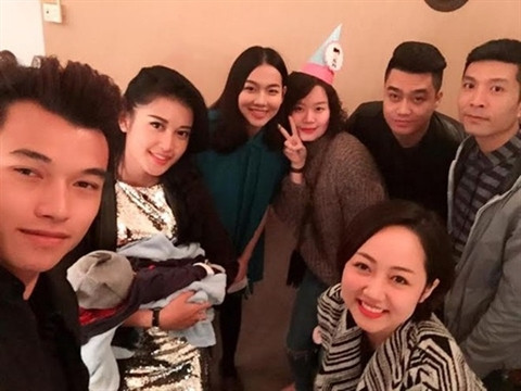 Trong khi đó, Huyền My khá kín tiếng về chuyện tình cảm nam nữ. Năm 2015, Huyền My vướng tin đồn hẹn hò với Thế Anh - một thiếu gia Hà thành có mẹ là doanh nhân thành đạt trong giới làm đẹp, điều này khiến Á hậu không khỏi bối rối. Chia sẻ về bạn trai, Huyền My cho biết cô quen anh một thời gian ngắn trước khi thi Hoa hậu, sau đó Huyền My hoàn toàn từ chối khi được hỏi về bạn trai.