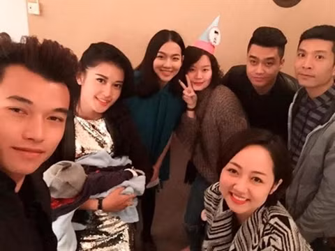 Trong khi đó, Huyền My khá kín tiếng về chuyện tình cảm nam nữ. Năm 2015, Huyền My vướng tin đồn hẹn hò với Thế Anh - một thiếu gia Hà thành có mẹ là doanh nhân thành đạt trong giới làm đẹp, điều này khiến Á hậu không khỏi bối rối. Chia sẻ về bạn trai, Huyền My cho biết cô quen anh một thời gian ngắn trước khi thi Hoa hậu, sau đó Huyền My hoàn toàn từ chối khi được hỏi về bạn trai.