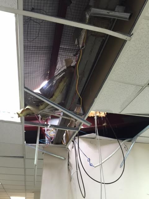 Hiện tại, lực lượng chức năng đã có mặt phong toả hiện trường.