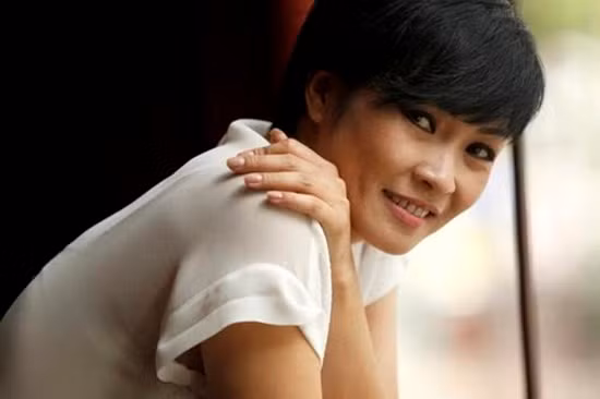 Phương Thanh có quan điểm thú vị trong việc nhận cát sê: sẽ nhận mức giá tùy thuộc vào ban tổ chức giàu hay nghèo. Ở những chương trình đẳng cấp, qui mô lớn, cô bỏ túi số tiền tương đương với đẳng cấp sao hạng A. Nhưng với chương trình có kinh phí hạn hẹp, cô sẵn sàng hát không hoặc chỉ nhận thù lao chủ yếu vì tình nghĩa.