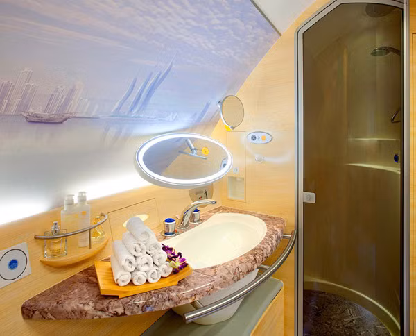 Toilet không khác gì khách sạn hạng sang.