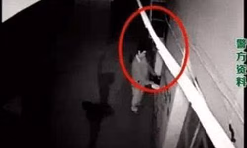 An cap 160 doi giay cua phu nu vi thich… ngui mui