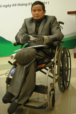 Thương binh Phạm Ngọc Kỷ tích cực tham gia công tác đền ơn đáp nghĩa.