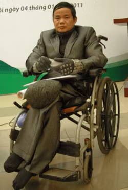 Thương binh Phạm Ngọc Kỷ tích cực tham gia công tác đền ơn đáp nghĩa.