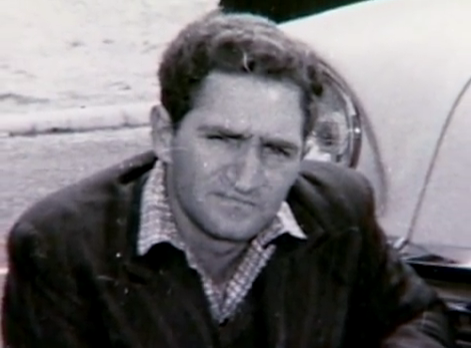 Trong lúc John chấp hành án phạt, Eric Edgar Cooke, một tử tù, tới trại giam mà John thụ án để chờ ngày đền tội vì giết một người đàn ông một cách man rợ. Hắn cũng thừa nhận hành vi giết 8 người khác, xâm nhập 12 ngôi nhà để cưỡng hiếp phụ nữ khi họ ngủ. Nhưng đó chưa phải là tất cả. Eric còn nói với bạn tù rằng chính hắn đã tông xe vào Rosemary Anderson khiến cô chết.