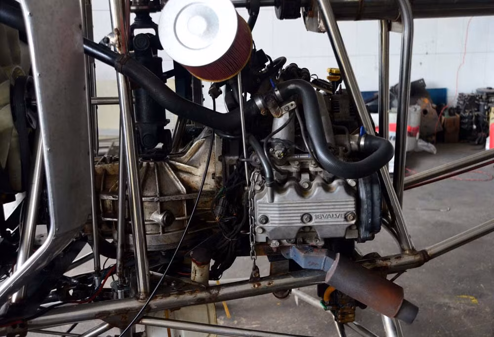 Động cơ của máy bay là loại động cơ chính của xe đua công thức 1, nhập từ châu Âu.