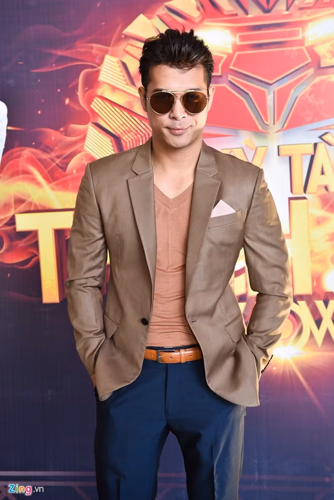 Vì bận việc nên Trương Thế Vinh xuất hiện tại sự kiện khá muộn. Tập đầu tiên Kỳ tài thách đấu sẽ được phát sóng tối 18/9 trên HTV7.