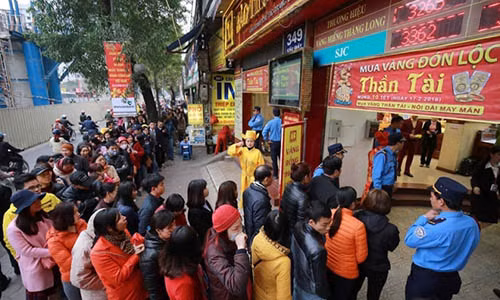 Ngay via Than Tai lam gi de lay may, tai loc ve ca nam?