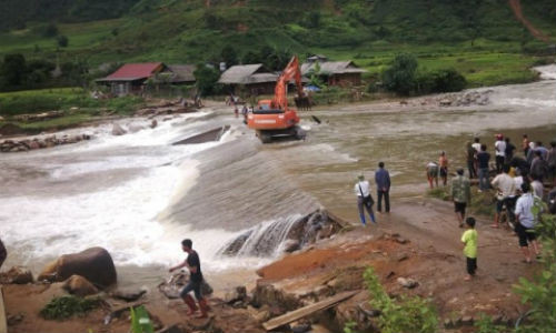 Xac minh 18 nguoi tu nan do sap lan vang o Lao Cai