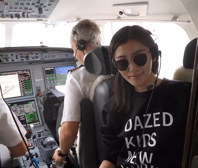 Cô nàng sành điệu nhất Malaysia tốt nghiệp đại học ở Nhật và hiện phụ giúp cha trong công việc kinh doanh của gia đình.