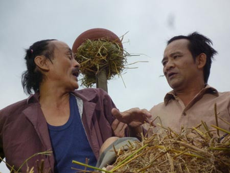 Cuoi ru ruoi khi ve tham lang cua nghe si Han Van Tinh-Hinh-2