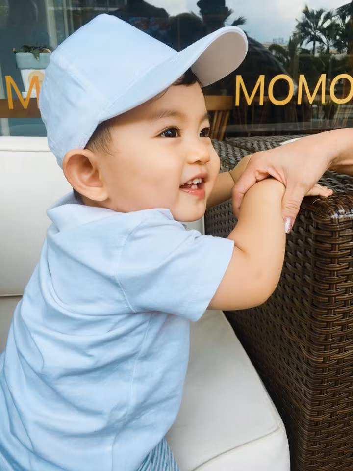 Khánh Thi hào hứng khoe con trai cưng bé bỏng cùng lời xưng hô khá dễ thương "Soái nhi".