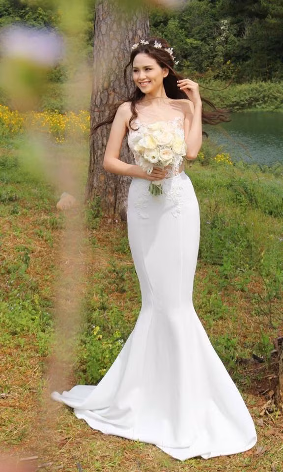 Hoa hậu Diễm Hương "Có những việc đang mong muốn làm: học nấu ăn thật ngon, học thêm tiếng Anh, học tiếng Trung Quốc, học Luật! Học lại Spanish. Ah, tôi muốn học hát nữa".