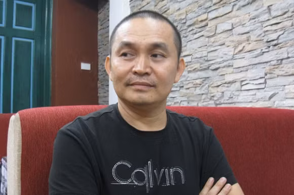 2. Danh hài Xuân Hinh Cũng là một trong những cây đại thụ gạo cội trong làng hài Việt Nam, là một trong số ít những tên tuổi ăn khách nhất miền Bắc hàng chục năm qua, sự giàu có và bề thế của nghệ sĩ Xuân Hinh là niềm ao ước của rất nhiều người.