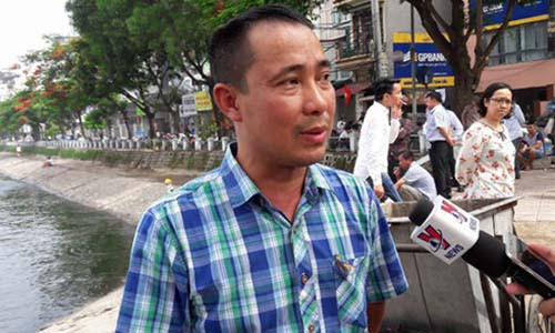 Ông Trịnh Ngọc Sơn, Giám đốc Xí nghiệp thoát nước số 4.