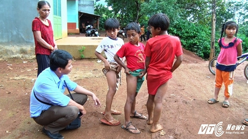 Dak Nong: Tom ca chet bat thuong tren suoi Dac Dao