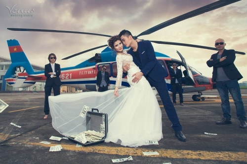 Anh Sơn Hải, nhiếp ảnh gia của Ảnh viện áo cưới Venus (Nguyễn Lương Bằng, Hà Nội) cho biết ý tưởng thực hiện bộ ảnh độc đáo này đó là muốn mang đến một cái nhìn khác về tình yêu: “Nhiều người nói tình yêu phải có tiền, có vật chất tuy nhiên qua bộ ảnh này mình muốn nhắn gửi rằng không phải lúc nào tiền cũng là tất cả. Có đôi khi tình cảm mới là điều đáng trân quý”.