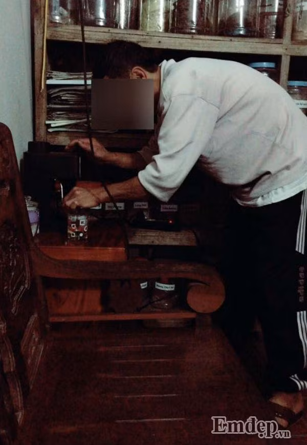 Noi kho tam cua mot nha giao khong the sinh con trai-Hinh-2