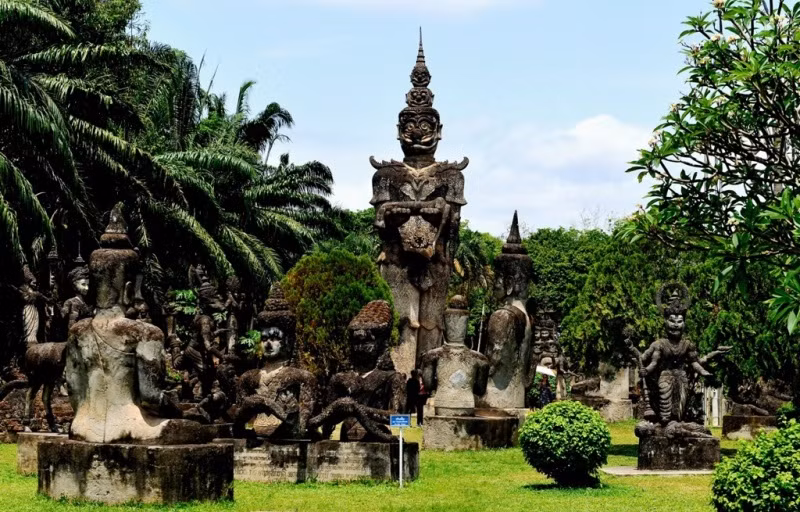 Trong đó, có nhiều ngôi chùa cổ kính, được bài trí rực rỡ, nhiều hoa cây cảnh đẹp.