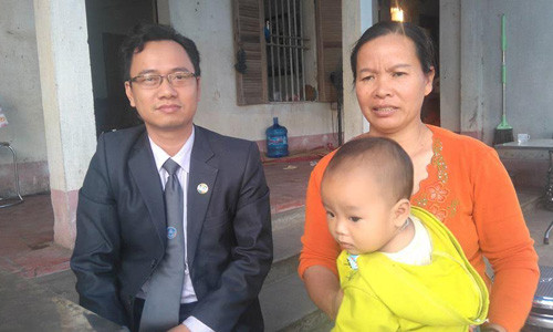 Luat su vu Han Duc Long tung bi chui boi toc ao thach thuc