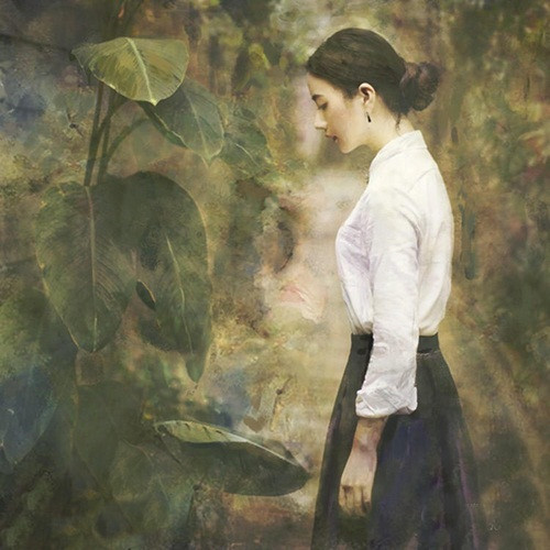 Ở bất cứ góc chụp nào, dù chỉ là một bóng lưng, nữ thạc sĩ đều xinh đẹp động lòng người.