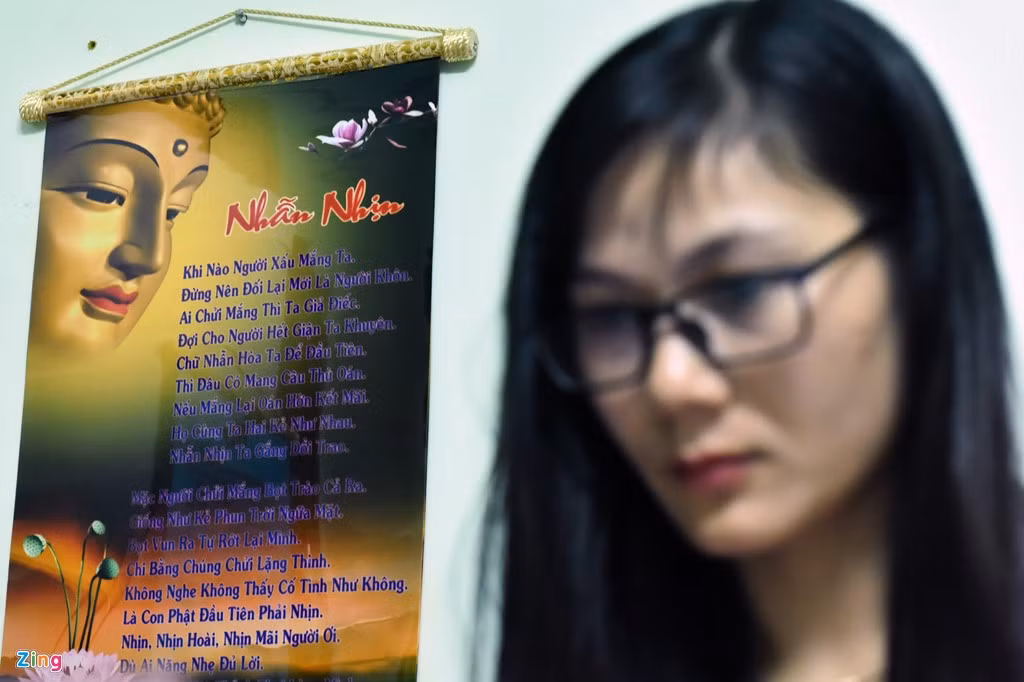 Là người theo đạo phật, Nhung tâm đắc với chữ “nhẫn nhịn”. Nó nhắc cô hạn chế nóng tính, vượt qua căng thẳng để hoàn thành khối lượng công việc lớn.