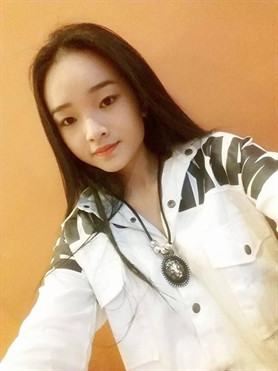 Dù mới 14 tuổi, nhưng nét phổng phao, người lớn của Thu Trúc đã nhanh chóng được người trong nghề quan tâm, chú ý.