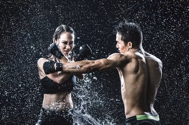 Xuất phát điểm là một diễn viên đóng thế nên ở Kim Dung vừa có nét trẻ trung, nặng động, vừa “hầm hố”, cá tính như đả nữ phim ảnh. Là một trong số ít những bóng hồng gây được tiếng vang khi theo đuổi nghề đóng thế, Kim Dung giờ đã là gương mặt quen thuộc, chiếm được nhiều cảm tình từ khán giả.